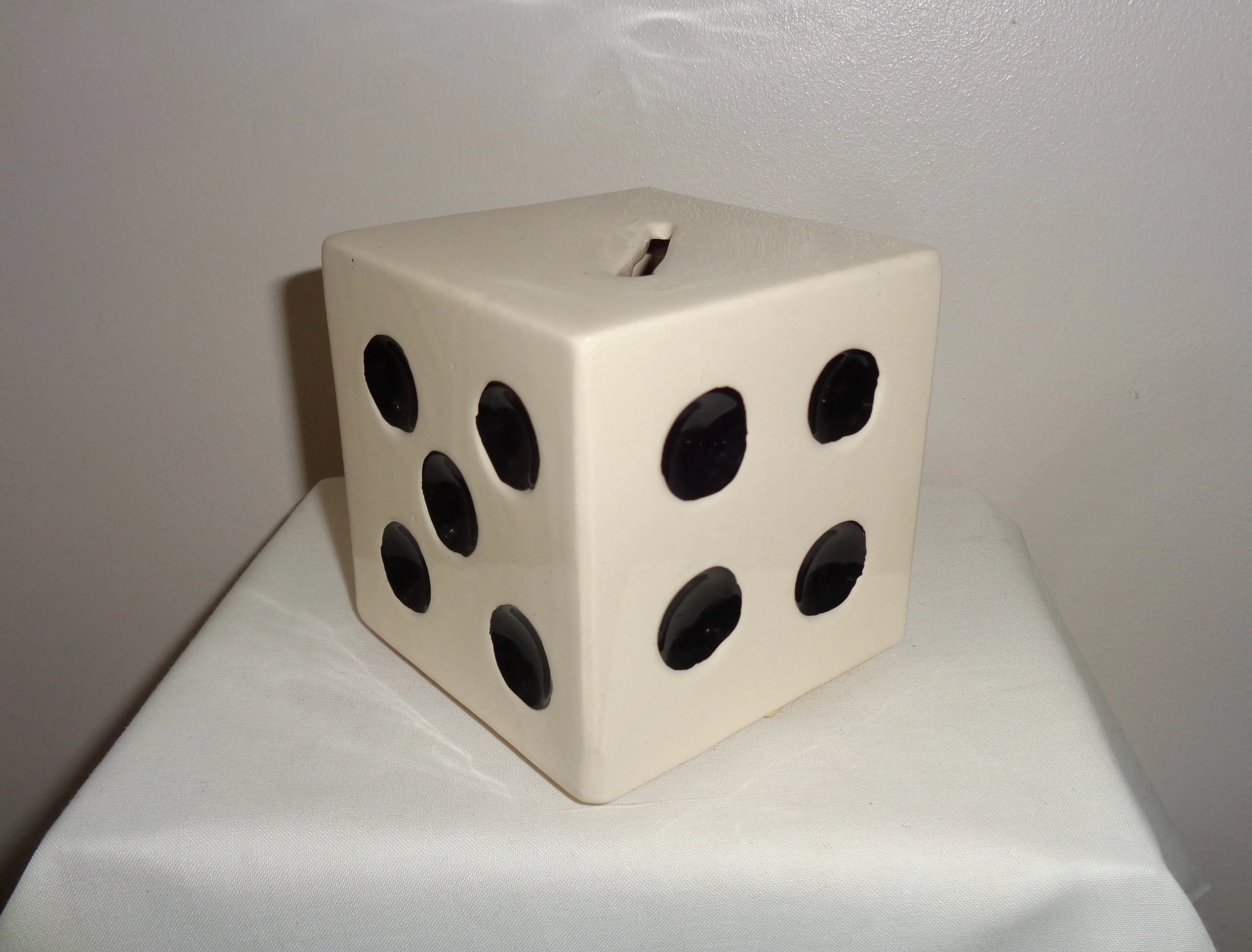 1980s R Moss Ltd Die (Dice) Ceramic Cubic Money Box 1027