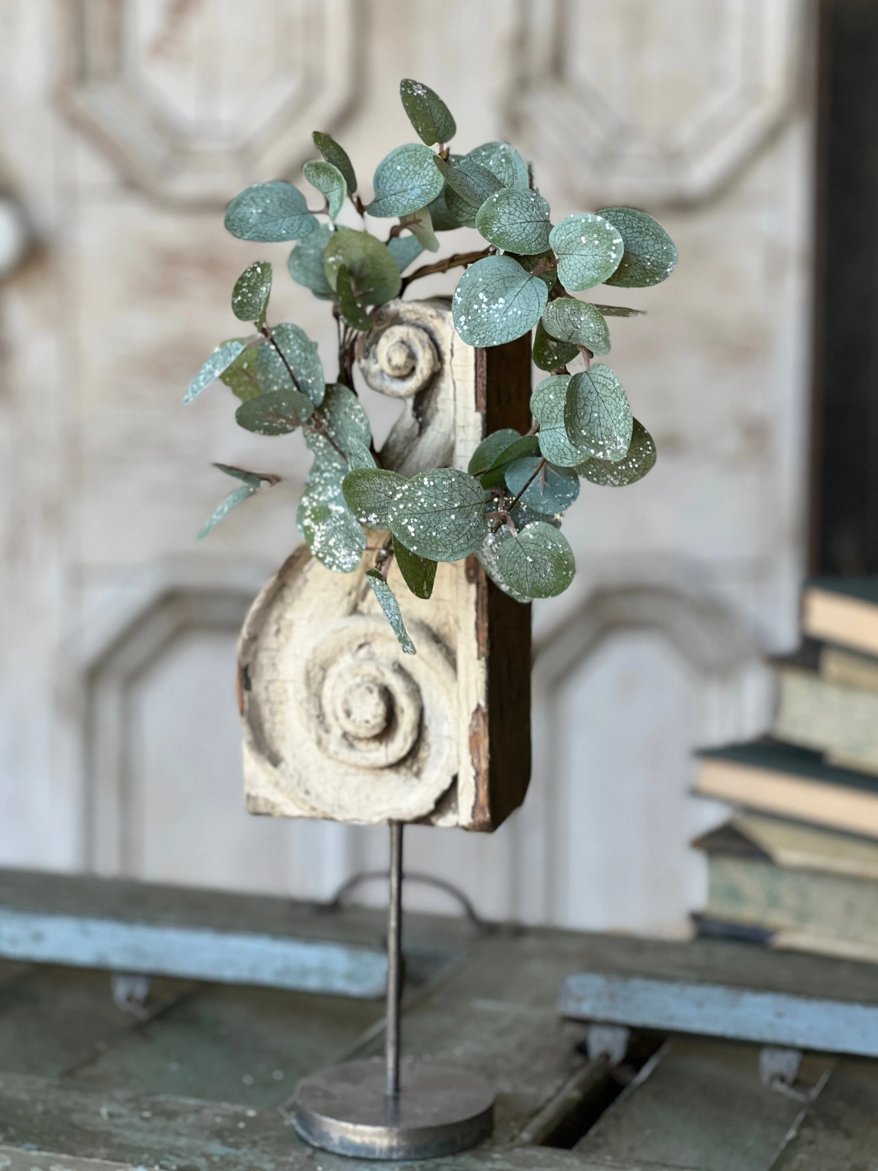 Crisp Air Eucalyptus Candle Ring (w/ frost effect) | 8"