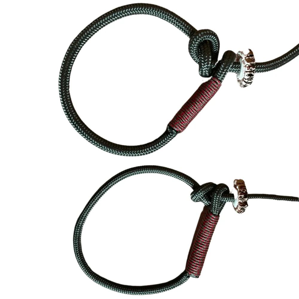 Green retriever lead with deer horn stopper