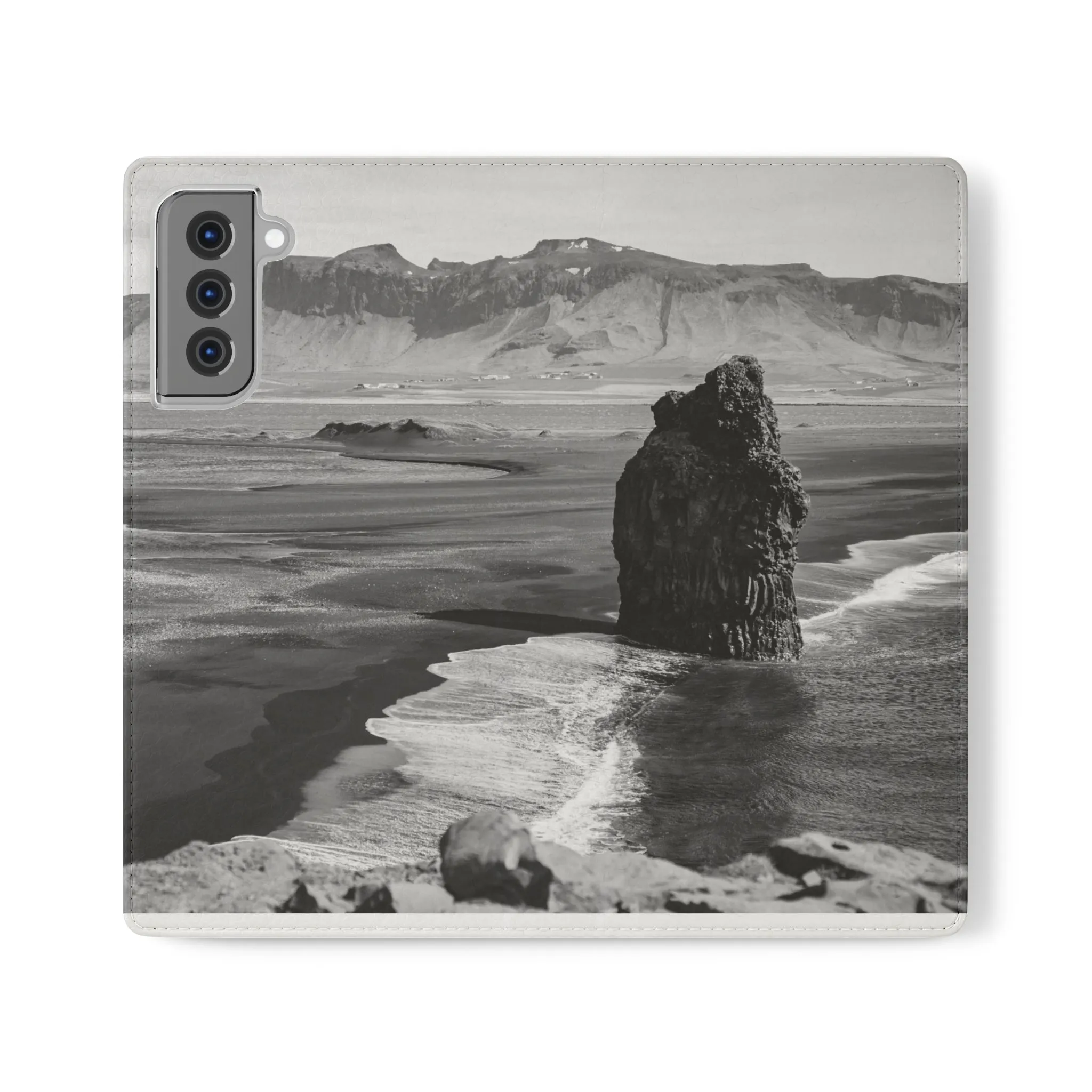 Iceland’s Black Sands in Monochrome Majesty- Flip Cases