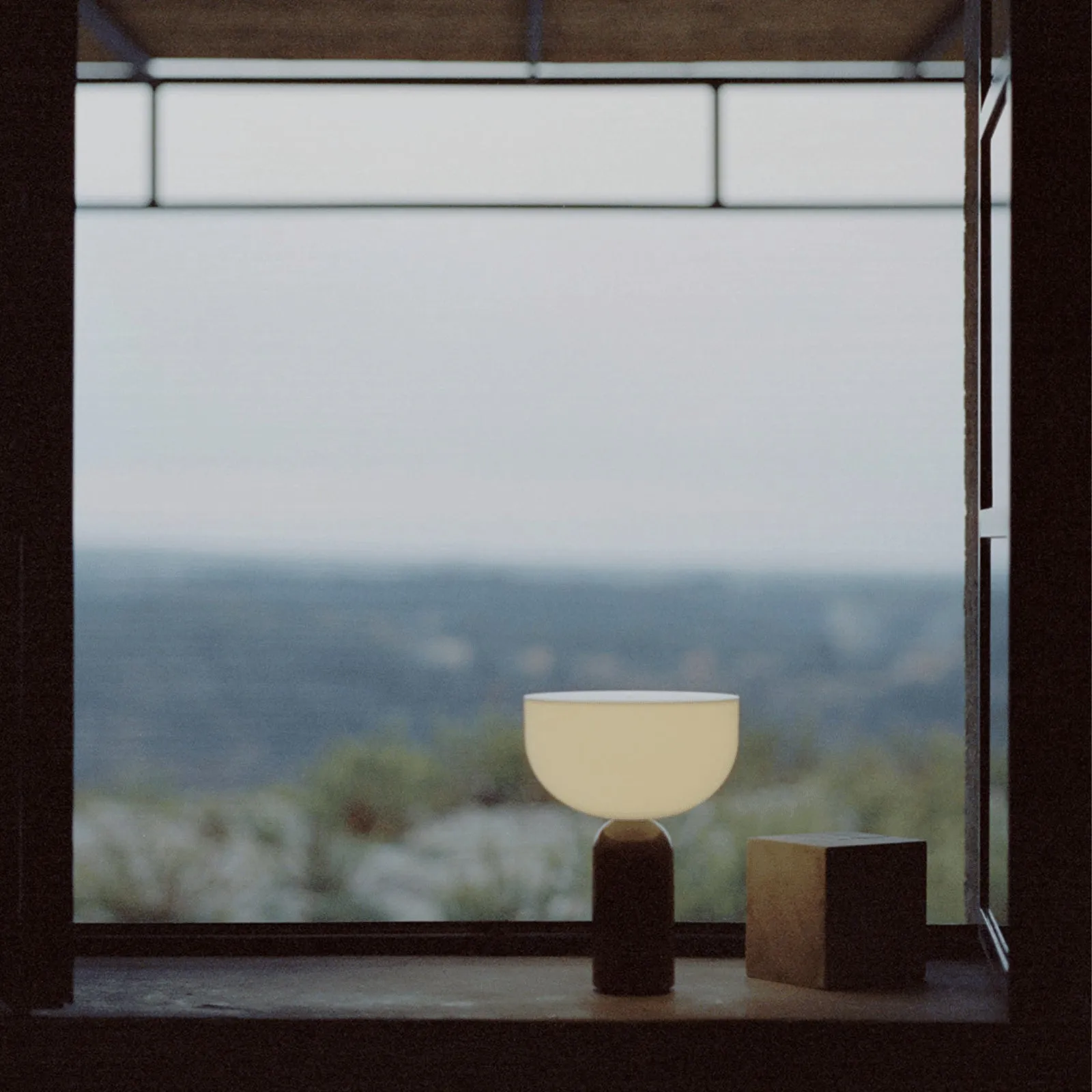 Kizu Portable Table Lamp